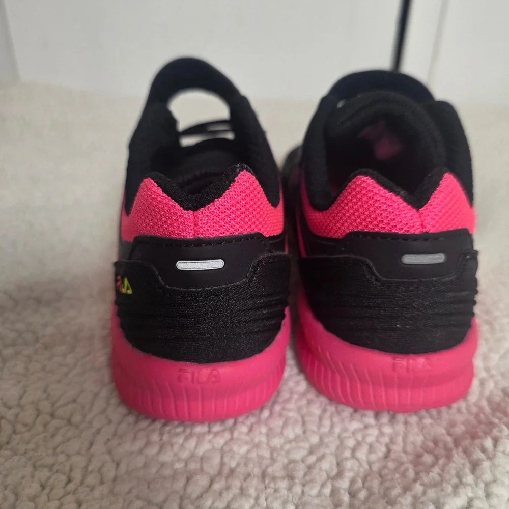Fila Fantom 8 Strap Shoes Running School Slip On Velcrow Black/Pink/Yellow 12k